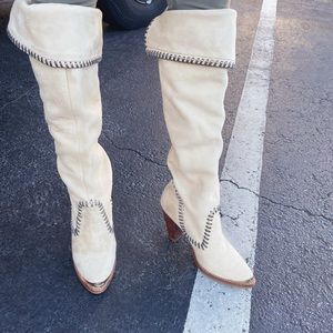 Beautiful vintage Zodiac boots